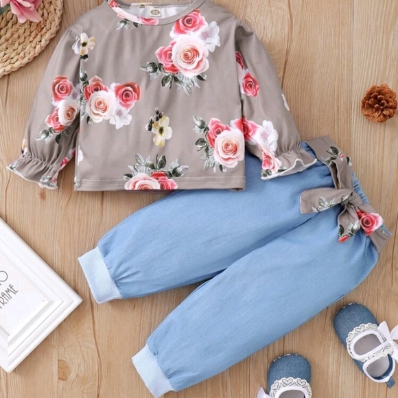 Baby Floral Print Flounce Sleeve Top & Belted Pants - Picture 4 of 4